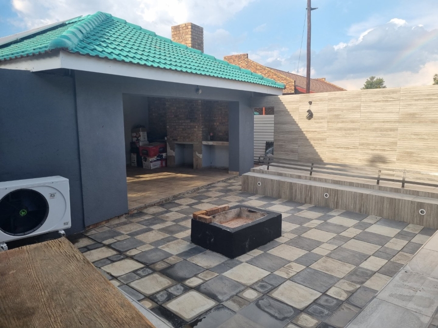 3 Bedroom Property for Sale in Vaalpark Free State